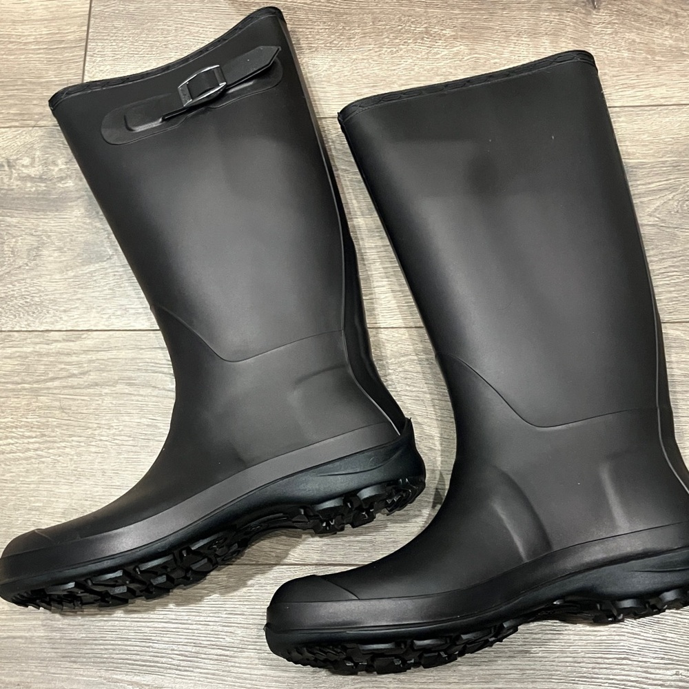 New in Box, Kamik Sleek Black Waterproof Boots, size 8 - Picture 3 of 11